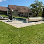 Agreable D Avec Piscine Et Jacuzzi 3* Thegra