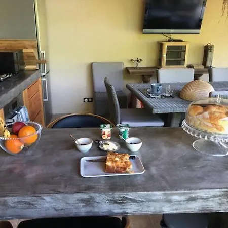 D Hôte Avec Piscine Et Jacuzzi
