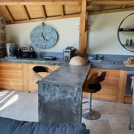D Hôte Avec Piscine Et Jacuzzi 3*