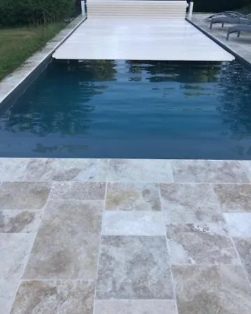 Agreable D Avec Piscine Et Jacuzzi Frühstückspension Thégra