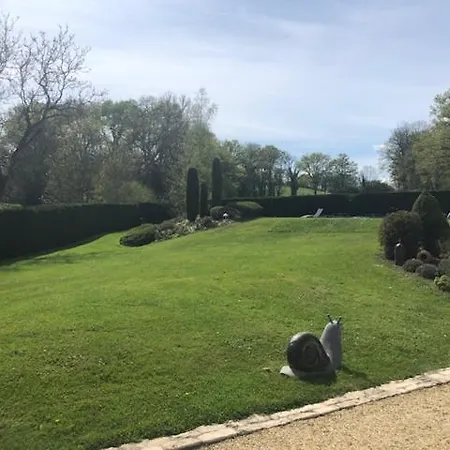 Agreable D Avec Piscine Et Jacuzzi Frühstückspension