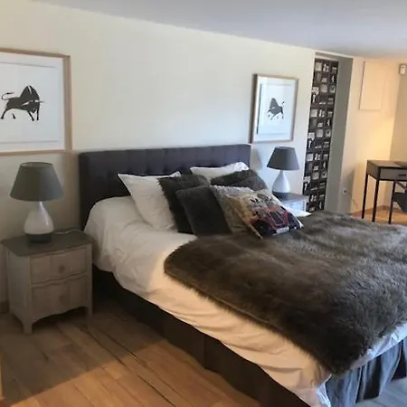 D Hôte Avec Piscine Et Jacuzzi Alojamento de Acomodação e Pequeno-almoço Thégra