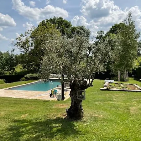 D Hôte Avec Piscine Et Jacuzzi Alojamento de Acomodação e Pequeno-almoço Thégra