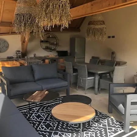 D Hôte Avec Piscine Et Jacuzzi 3*