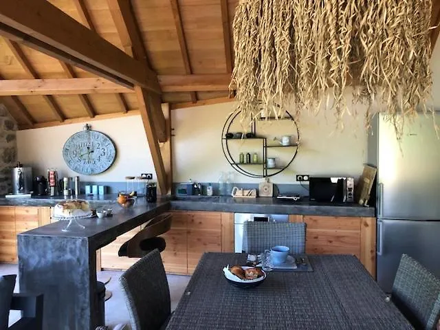 Agreable D Avec Piscine Et Jacuzzi 3*