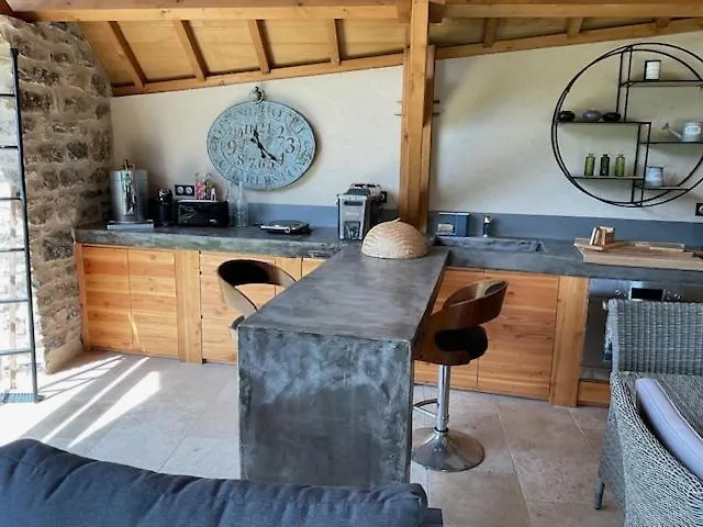 D Hôte Avec Piscine Et Jacuzzi 3*