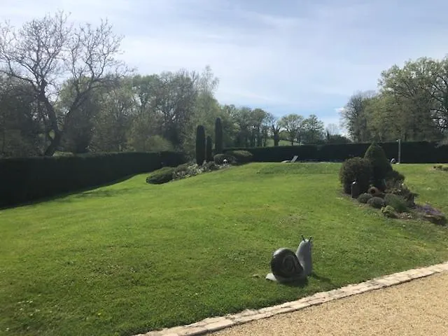 D Hôte Avec Piscine Et Jacuzzi Bed and breakfast