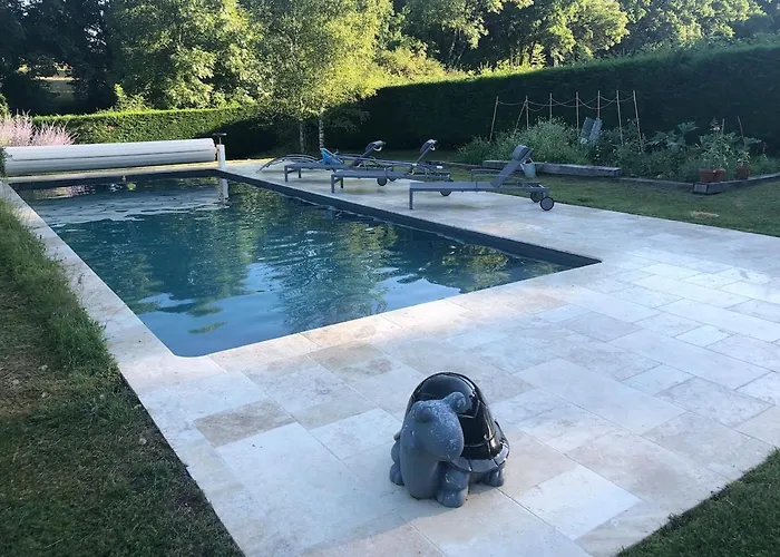 Agreable D Avec Piscine Et Jacuzzi 3*