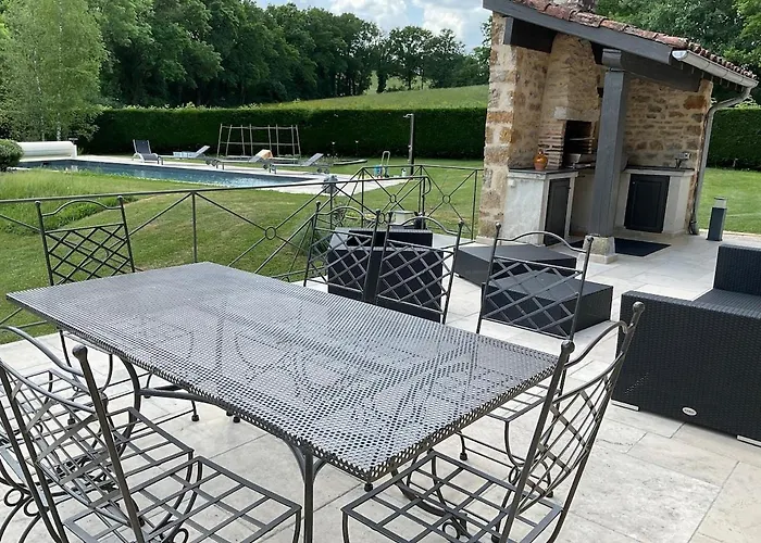 Agreable D Avec Piscine Et Jacuzzi ベッド・アンド・ブレックファスト