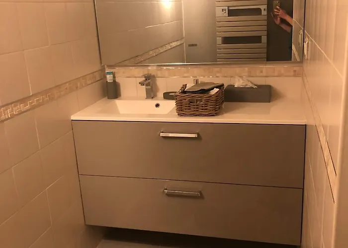 Agreable D Avec Piscine Et Jacuzzi ベッド・アンド・ブレックファスト テグラ