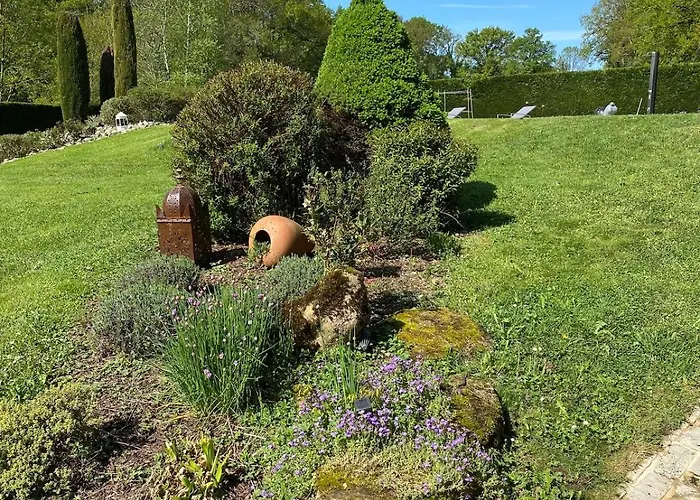 Agreable D Avec Piscine Et Jacuzzi